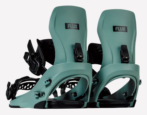 カービングやパウダーラン、バックカントリーや地形、パークなどのフリーライドにおすすめの人気オールマウンテンバインディング FLUX「CV」25-26モデルの画像