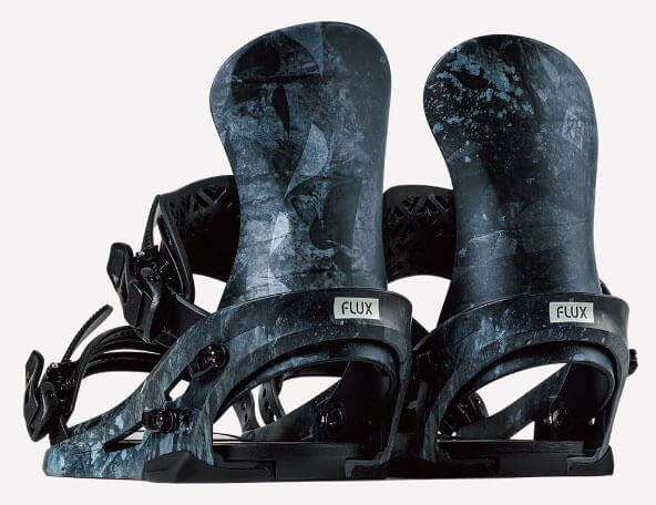 カービングやパウダーラン、バックカントリーや地形などのフリーライドから、パークやグラトリなどのフリースタイルにおすすめの人気オールマウンテンバインディング FLUX「SR」25-26モデルの画像
