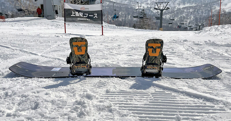 YONEX ACHSE 26-27モデルにUNION ULTRAをセッティングしたスノーボード