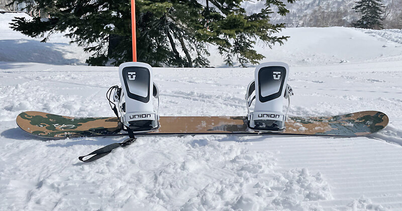 CROOJA LOCUST 26-27モデルにUNION ULTRAをセッティングしたスノーボード
