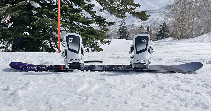 CROOJA MANTIS 26-27モデルにUNION ULTRAをセッティングしたスノーボード