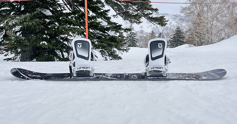 CROOJA SPIDER 26-27モデルにUNION ULTRAをセッティングしたスノーボード